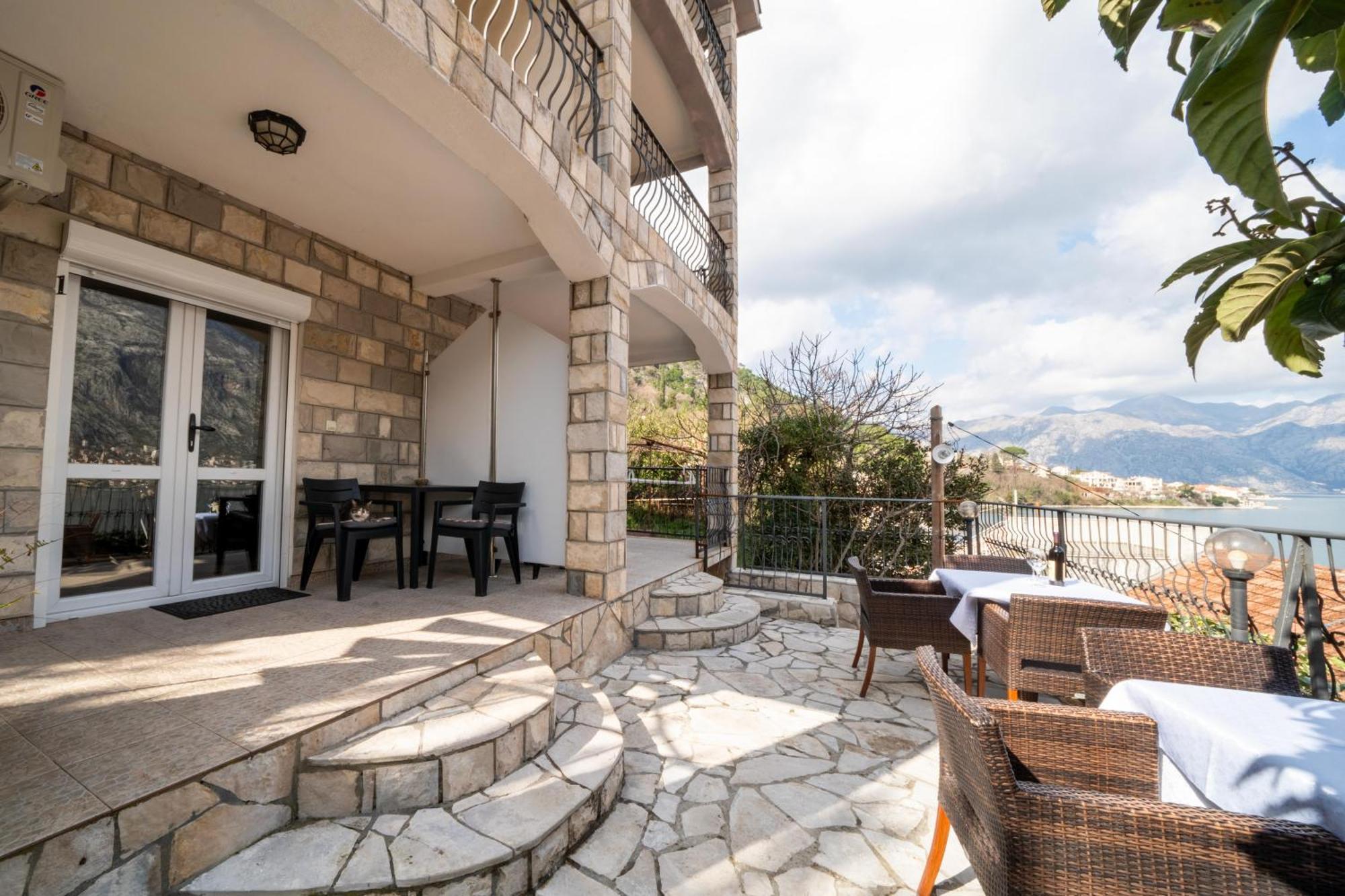 Apartments Vukovic Kotor Luaran gambar